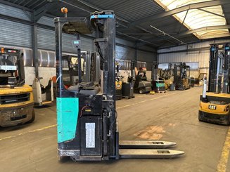 Stoccatori con pedana Caterpillar NSR20N