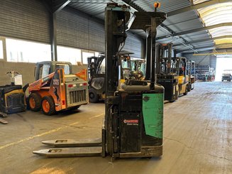 Stoccatori con pedana Caterpillar NSR20N
