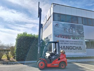 Carrello elevatore frontale a 4 ruote Hangcha XF30G-2