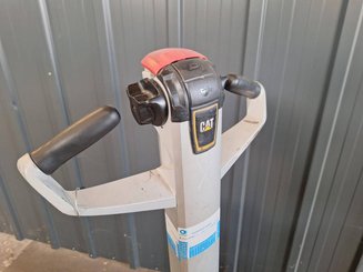 Transpallet guida in accompagnamento Caterpillar NPP20N2