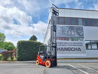 Carrello elevatore frontale a 4 ruote Hangcha XF25G-2