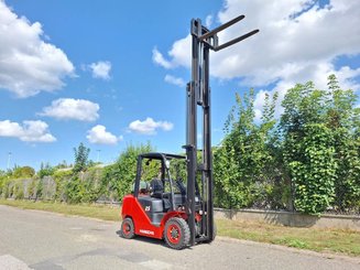 Carrello elevatore frontale a 4 ruote Hangcha XF25G