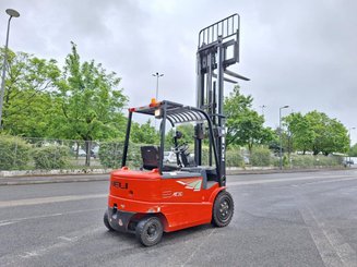 Carrello elevatore frontale a 4 ruote Heli CPD30