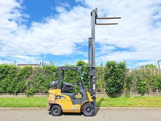 Carrello elevatore frontale a 4 ruote Caterpillar GP20CN