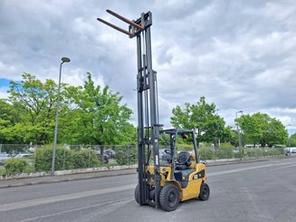 Carrello elevatore frontale a 4 ruote Caterpillar GP20NT