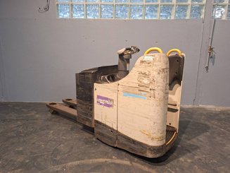 Transpallet con pedana Crown WT3040 2.00