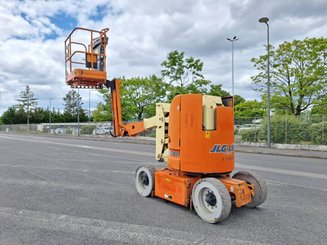 Piattaforma articolata JLG E300AJP - 8