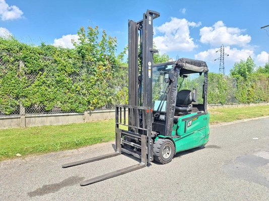 Carrello elevatore frontale a 3 ruote Hangcha A3W20 - 1