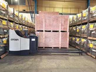 Transpallet con pedana Crown WT3040 - 2