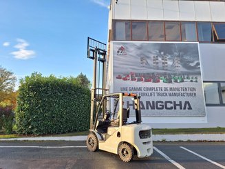 Carrello elevatore frontale a 4 ruote Hangcha XF25D