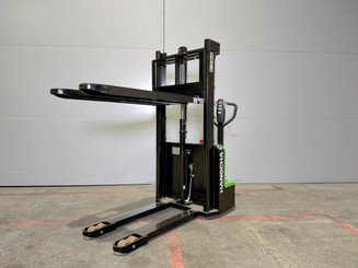 Stoccatori guida in accompagnamento Hangcha CDD12-A2MC2-ISZ