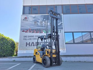 Carrello elevatore frontale a 4 ruote Caterpillar GP30N
