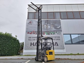 Carrello elevatore frontale a 3 ruote Yale ERP16ATF