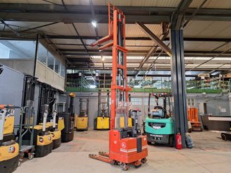 Stoccatori guida in accompagnamento BT LSF 1250 EE
