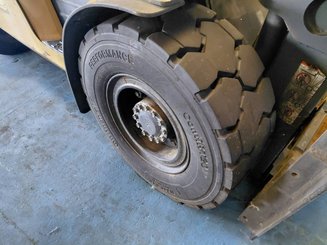 Carrello elevatore frontale a 4 ruote Caterpillar DP50NT