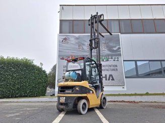Carrello elevatore frontale a 4 ruote Caterpillar GP25N
