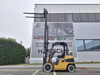 Carrello elevatore frontale a 4 ruote Caterpillar GP25N