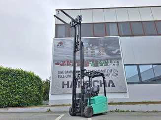 Carrello elevatore frontale a 3 ruote Yale ERP16VT - 4