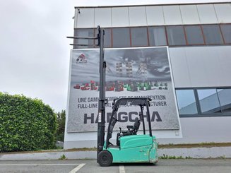Carrello elevatore frontale a 3 ruote Yale ERP16VT - 6