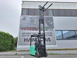 Carrello elevatore frontale a 3 ruote Yale ERP16VT - 5