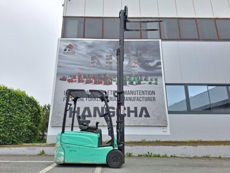 Carrello elevatore frontale a 3 ruote Yale ERP16VT - 7