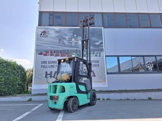 Carrello elevatore frontale a 4 ruote Yale GLP30VX