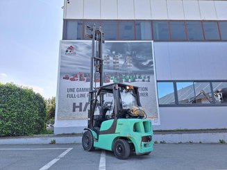 Carrello elevatore frontale a 4 ruote Yale GLP30VX