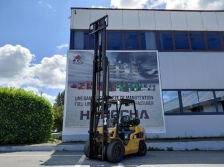 Carrello elevatore frontale a 4 ruote Caterpillar GP30N