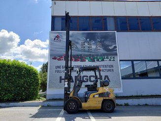 Carrello elevatore frontale a 4 ruote Caterpillar GP30N