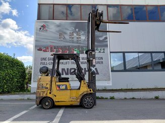 Carrello elevatore frontale a 4 ruote Caterpillar GC40K - 9