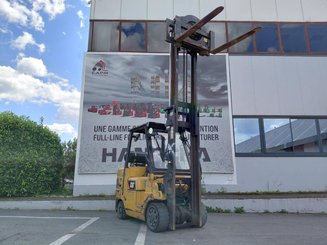 Carrello elevatore frontale a 4 ruote Caterpillar GC40K