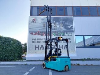 Carrello elevatore frontale a 3 ruote Yale ERP18VTL