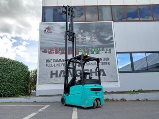 Carrello elevatore frontale a 3 ruote Hyster J160XNT