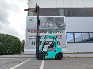 Carrello elevatore frontale a 4 ruote Yale GDP25VX