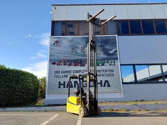 Carrello elevatore frontale a 3 ruote Yale ERP18VTL