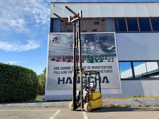 Carrello elevatore frontale a 3 ruote Yale ERP18VTL