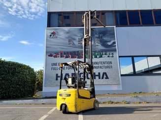 Carrello elevatore frontale a 3 ruote Yale ERP18VTL