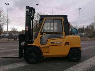 Carrello elevatore frontale a 4 ruote Caterpillar GP40K - 4