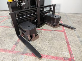 Carrelli retrattili multidirezionali Caterpillar NRM20K
