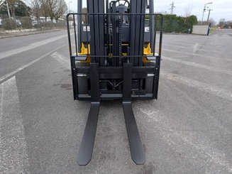 Carrello elevatore frontale a 4 ruote Yale GLP40 VX