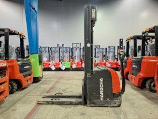 Stoccatori guida in accompagnamento Hangcha CDD20-AC1 - 2