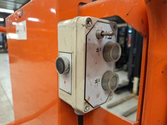 Navicella a gruppo di sollevamento verticale JLG TOUCAN DUO