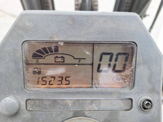 Carrello elevatore frontale a 4 ruote Caterpillar EC25N