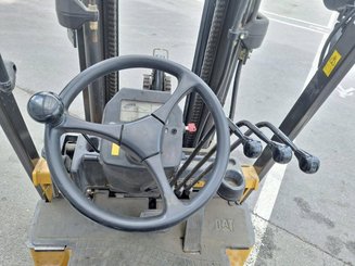Carrello elevatore frontale a 4 ruote Caterpillar EC25N