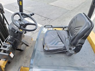 Carrello elevatore frontale a 4 ruote Caterpillar EC25N