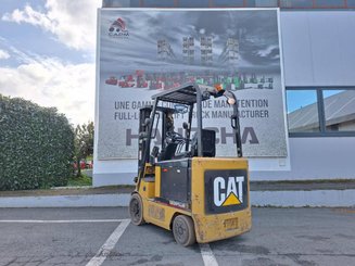 Carrello elevatore frontale a 4 ruote Caterpillar EC25N