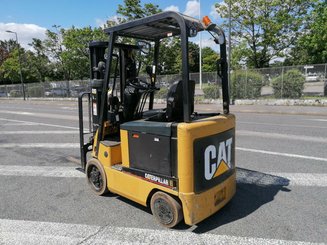 Carrello elevatore frontale a 4 ruote Caterpillar EC25N - 2