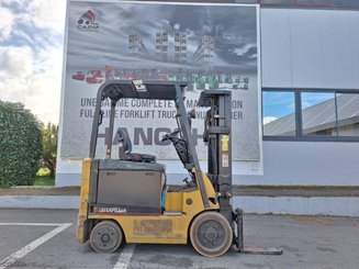 Carrello elevatore frontale a 4 ruote Caterpillar EC25N