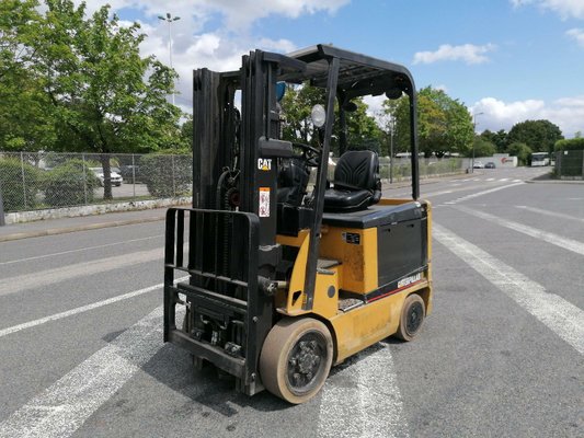 Carrello elevatore frontale a 4 ruote Caterpillar EC25N - 1