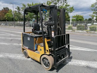 Carrello elevatore frontale a 4 ruote Caterpillar EC25N - 1